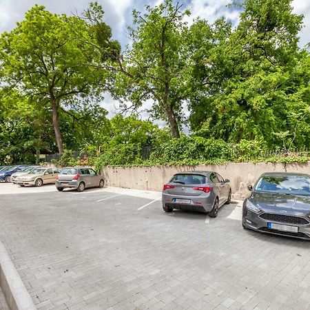 Terrace Apartments At City Park ブダペスト エクステリア 写真