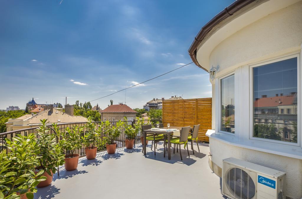 Terrace Apartments At City Park ブダペスト エクステリア 写真