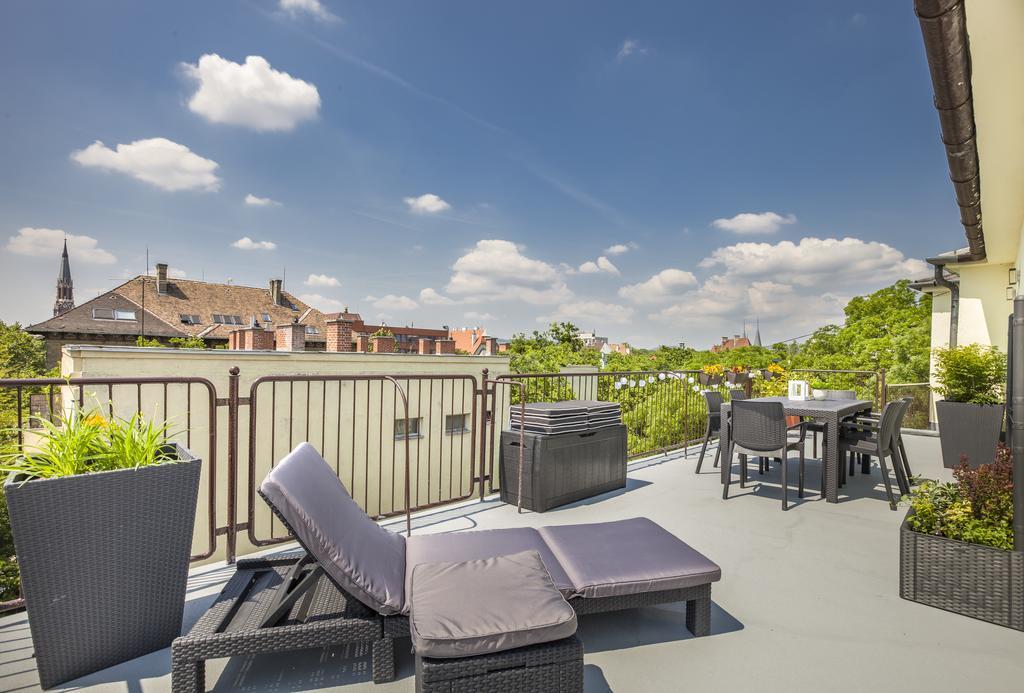 Terrace Apartments At City Park ブダペスト エクステリア 写真