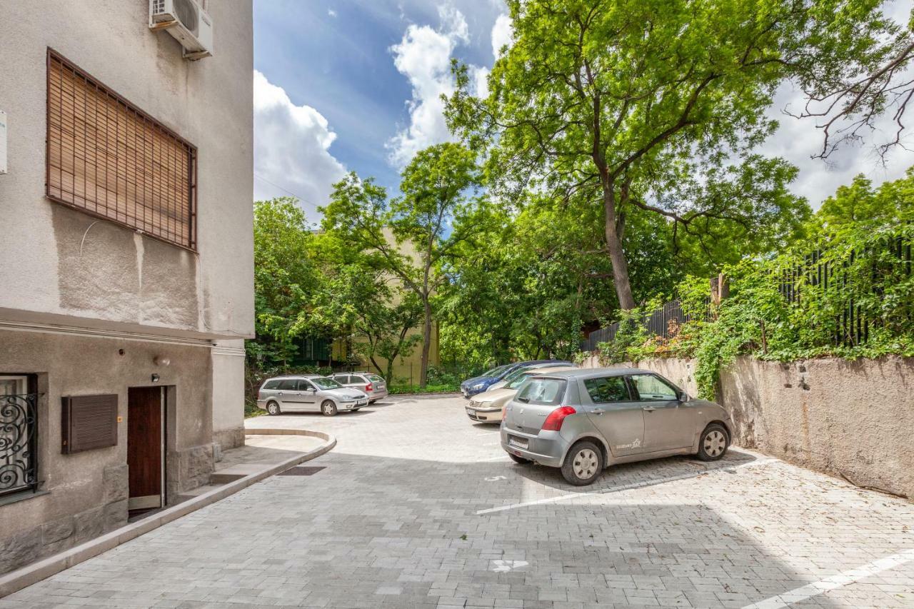 Terrace Apartments At City Park ブダペスト エクステリア 写真